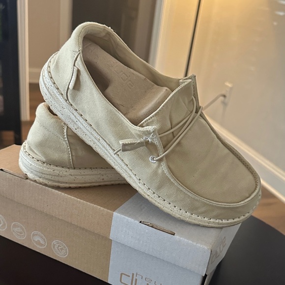 Hey Dude women’s Slip-Ons - Light Beige - Picture 3 of 8